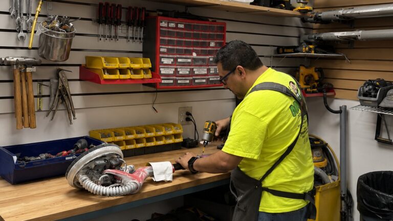 workshop repair yellow worker banner 1200x675